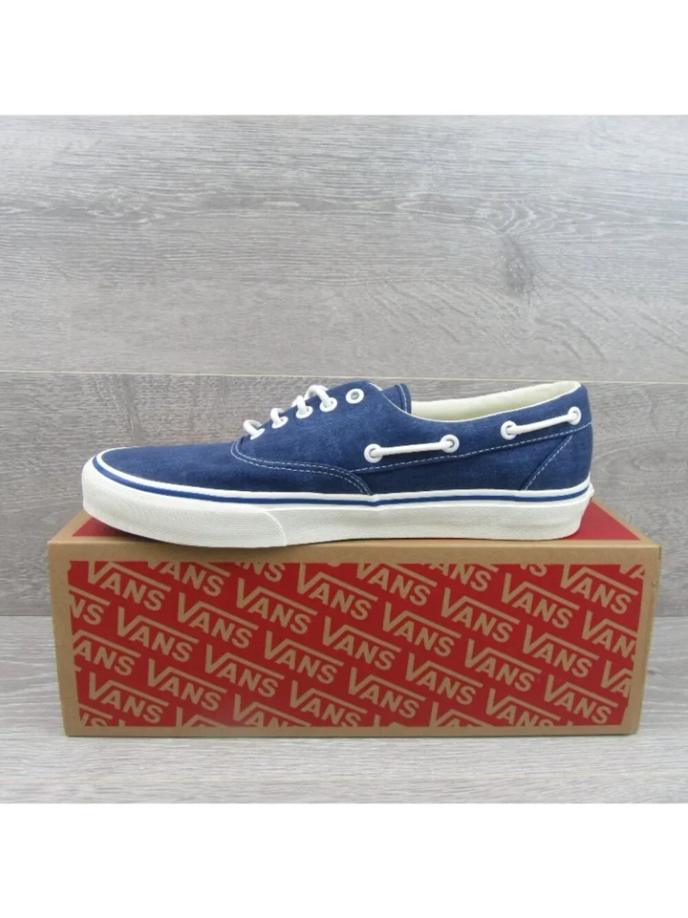 Vans authentic boat
